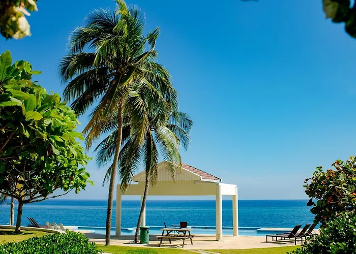 Whispering Seas Oceanfront Ocho Ríos